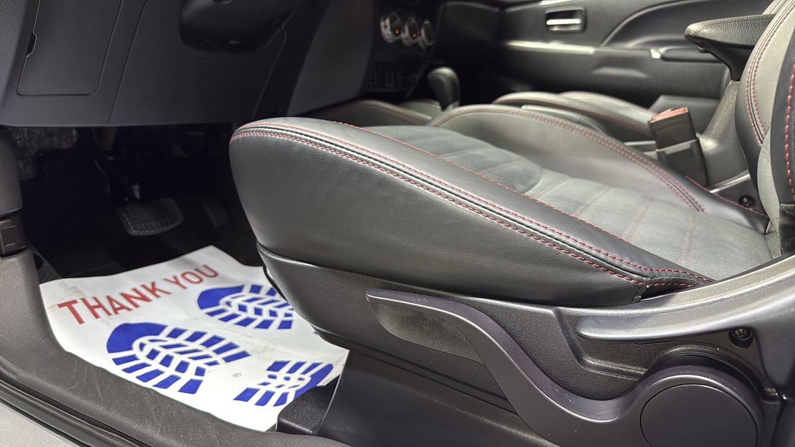 Used 2025 Mitsubishi Outlander Sport AWD image 11