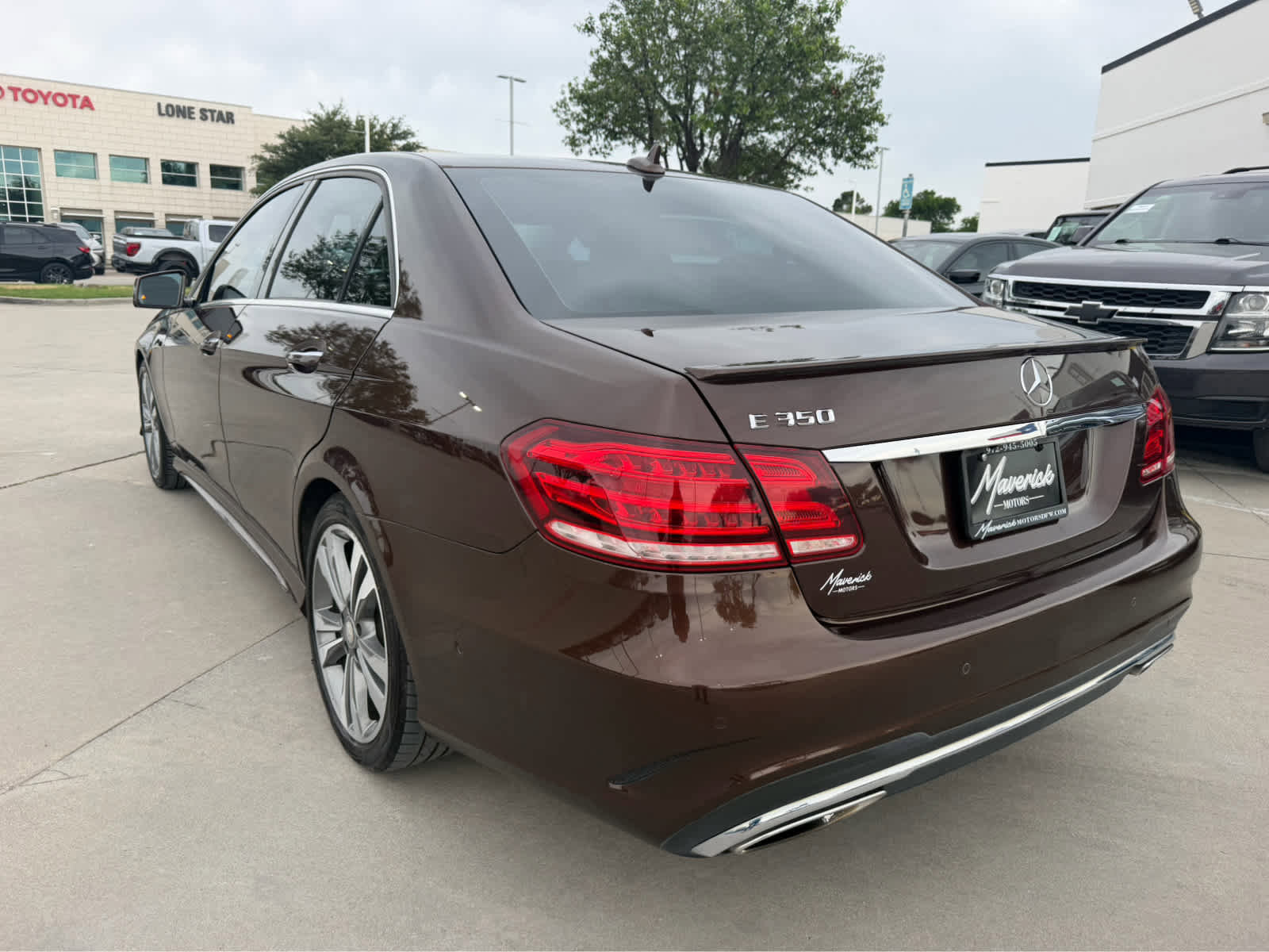 Used 2016 Mercedes-Benz E 350 Sedan image 2