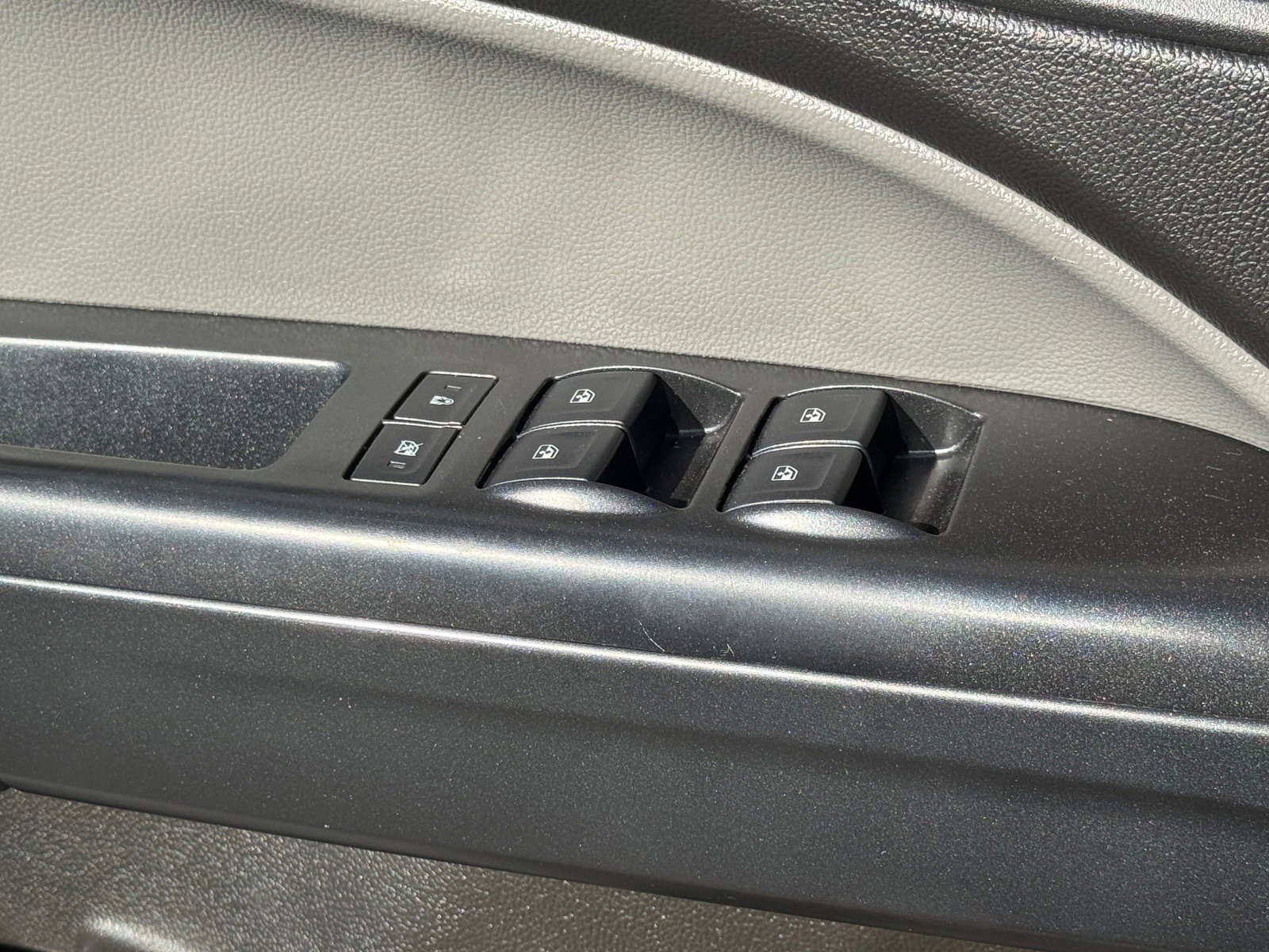 Used 2016 GMC Canyon 2WD Crew Cab w/ Convenience Package image 23