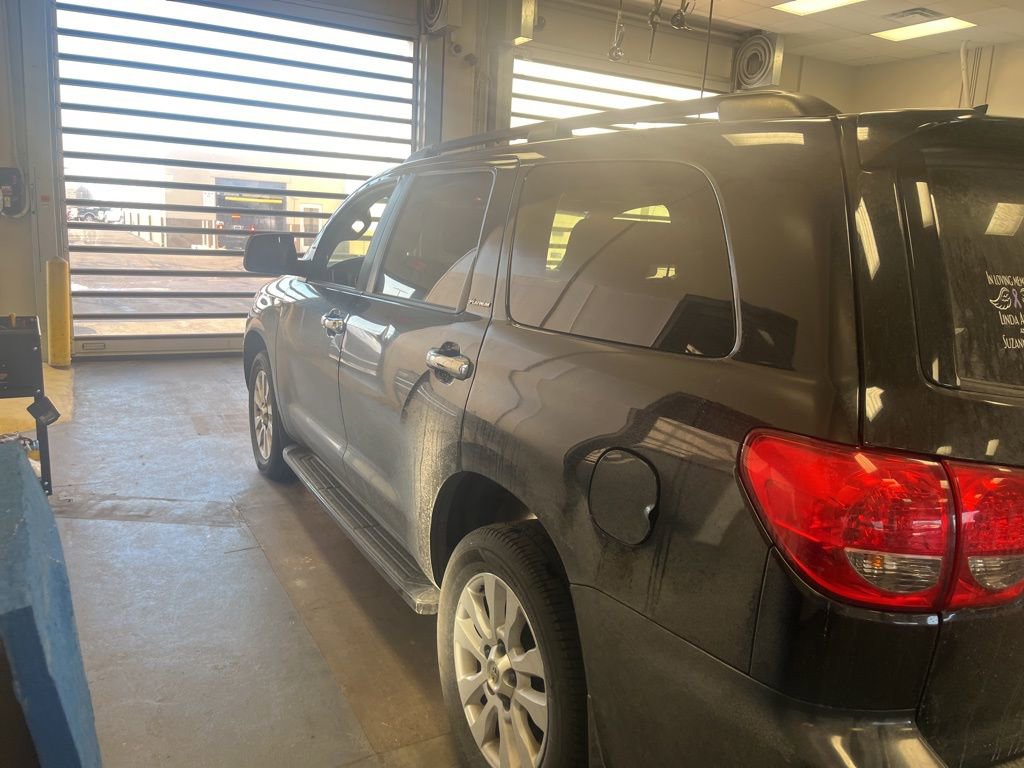 Used 2014 Toyota Sequoia Platinum image 3