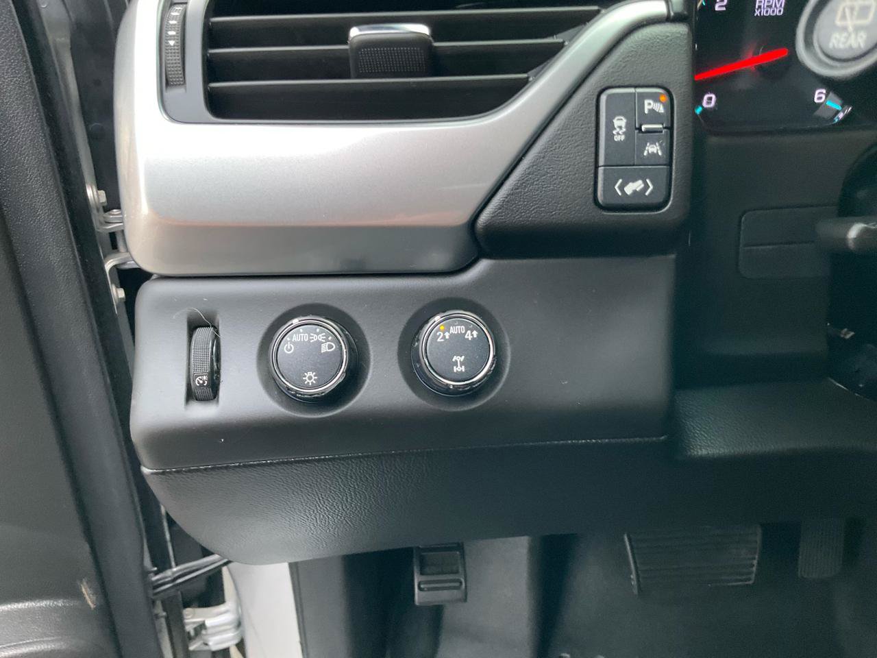 Used 2019 Chevrolet Tahoe LT AWD/4WD image 29