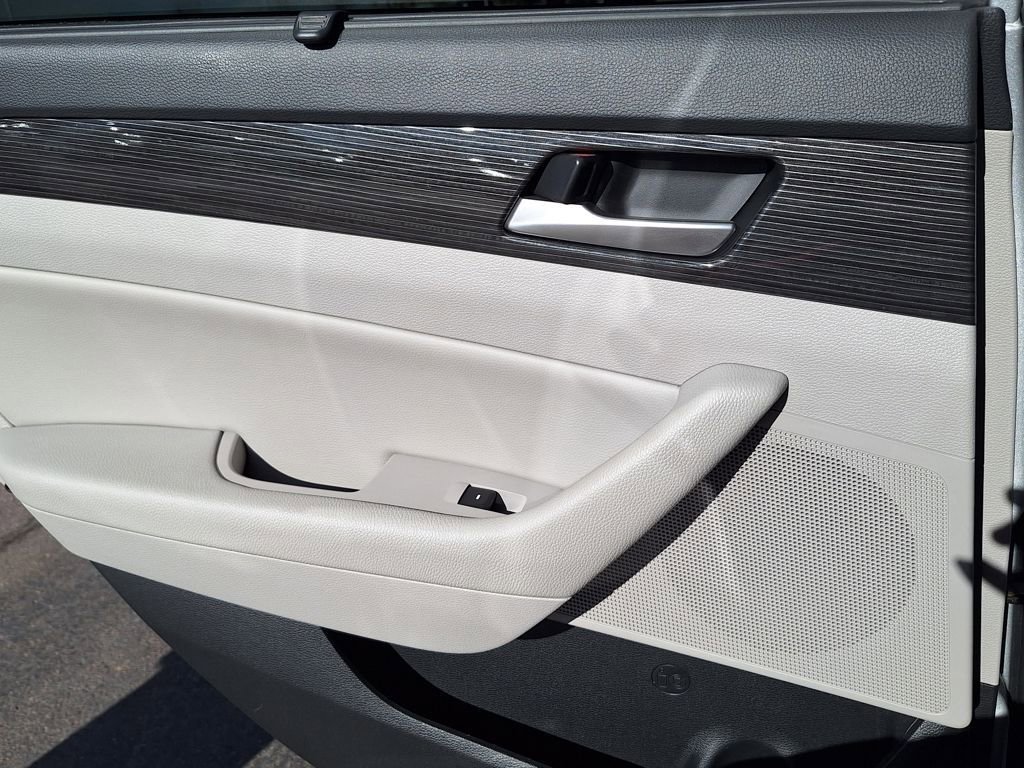 Used 2018 Hyundai Sonata Limited w/ Limited Ultimate Package 03 image 14