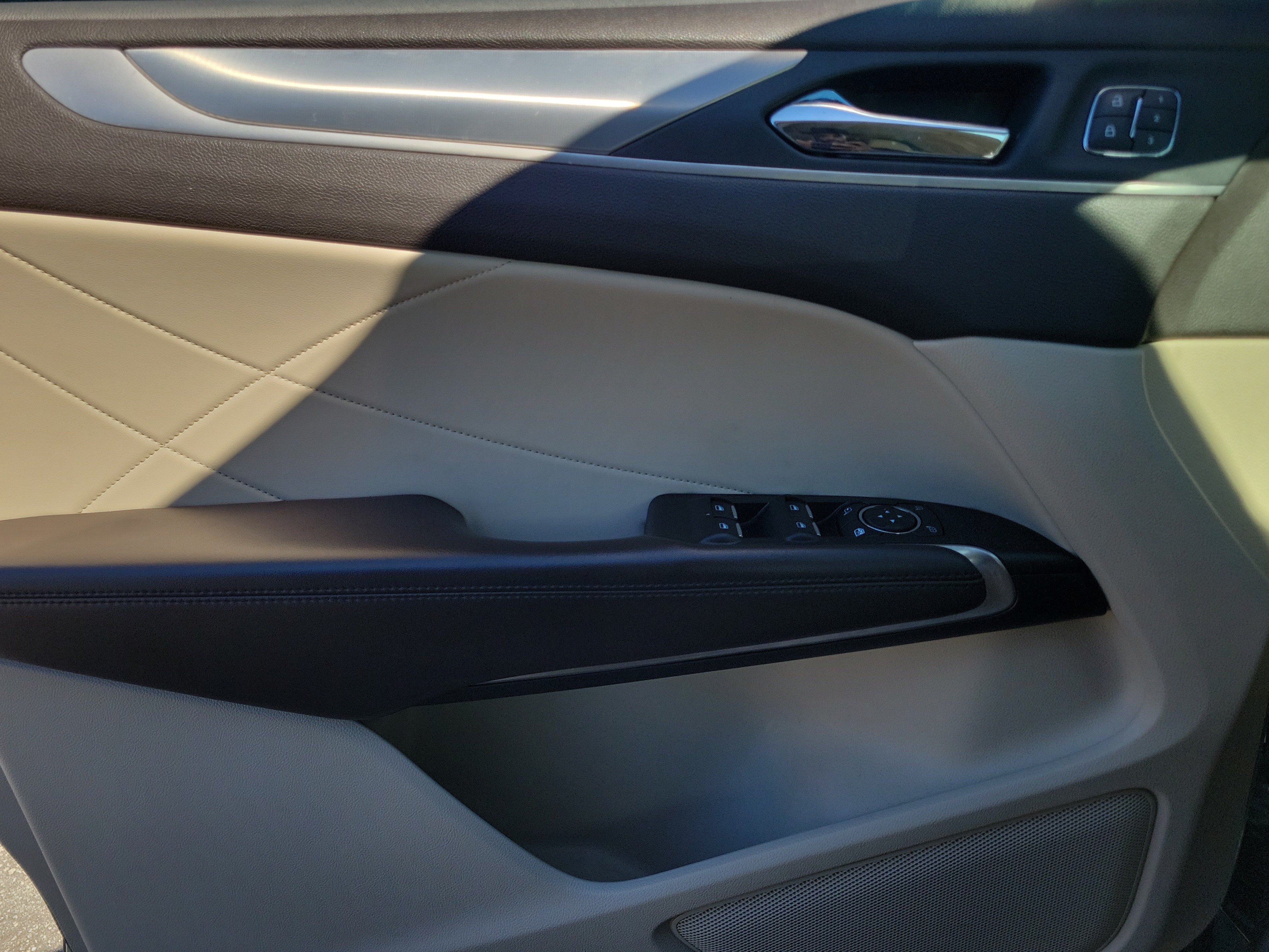 Used 2019 Lincoln MKC Premiere FWD image 26