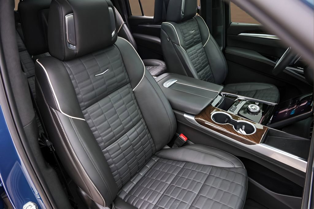 Certified 2026 Cadillac Escalade ESV Platinum Sport AWD/4WD image 32