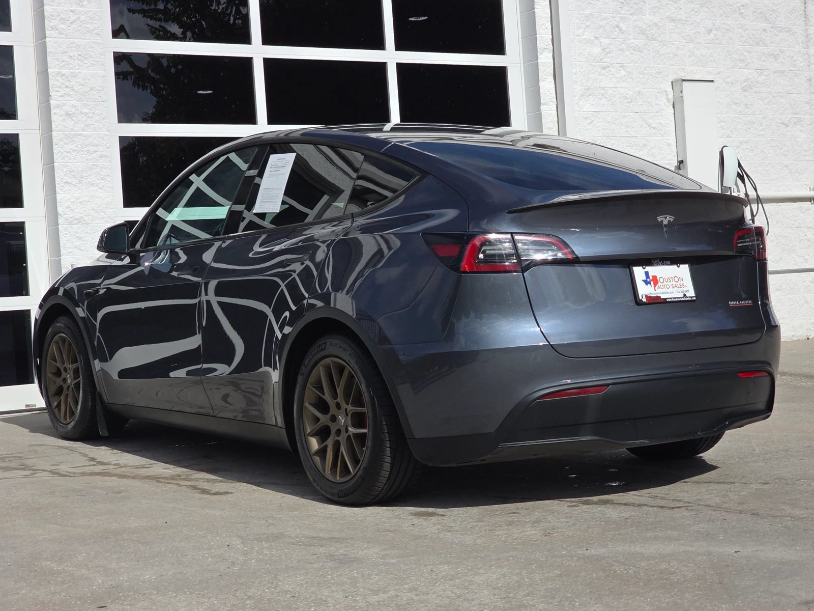 Used 2023 Tesla Model Y Performance AWD/4WD image 8