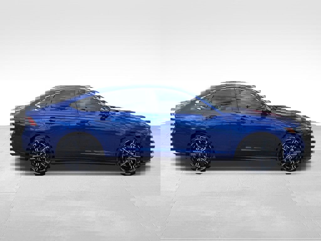 Used 2023 Honda Accord Sport image 3