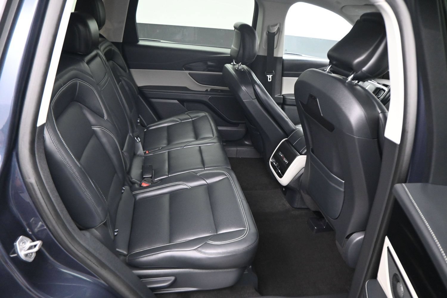 Used 2024 Lincoln Nautilus Premier w/ Equipment Group 102A AWD/4WD image 10