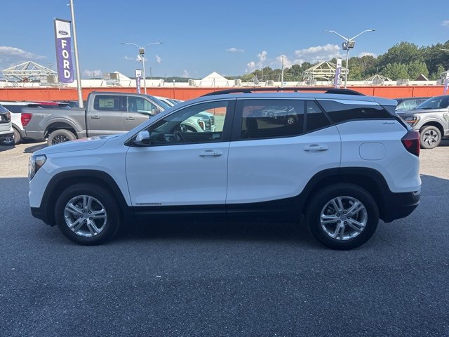 Used 2023 GMC Terrain SLE w/ Driver Convenience Package image 6