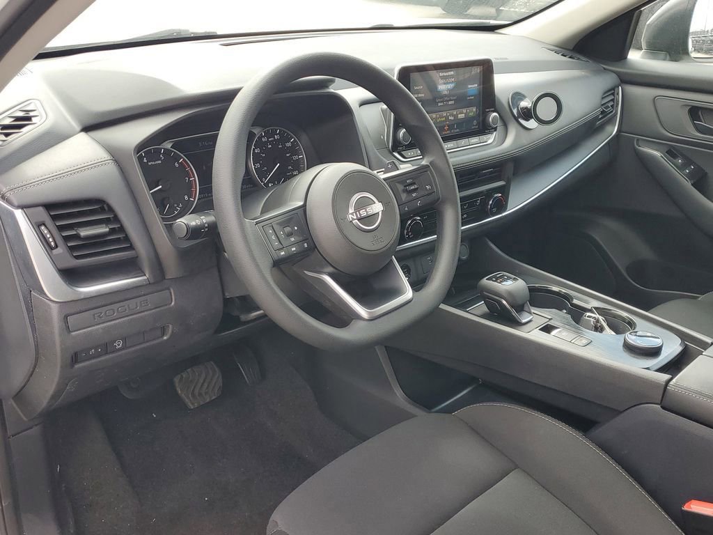 Used 2024 Nissan Rogue S AWD/4WD image 14