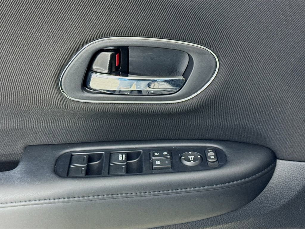 Used 2018 Honda HR-V EX image 19