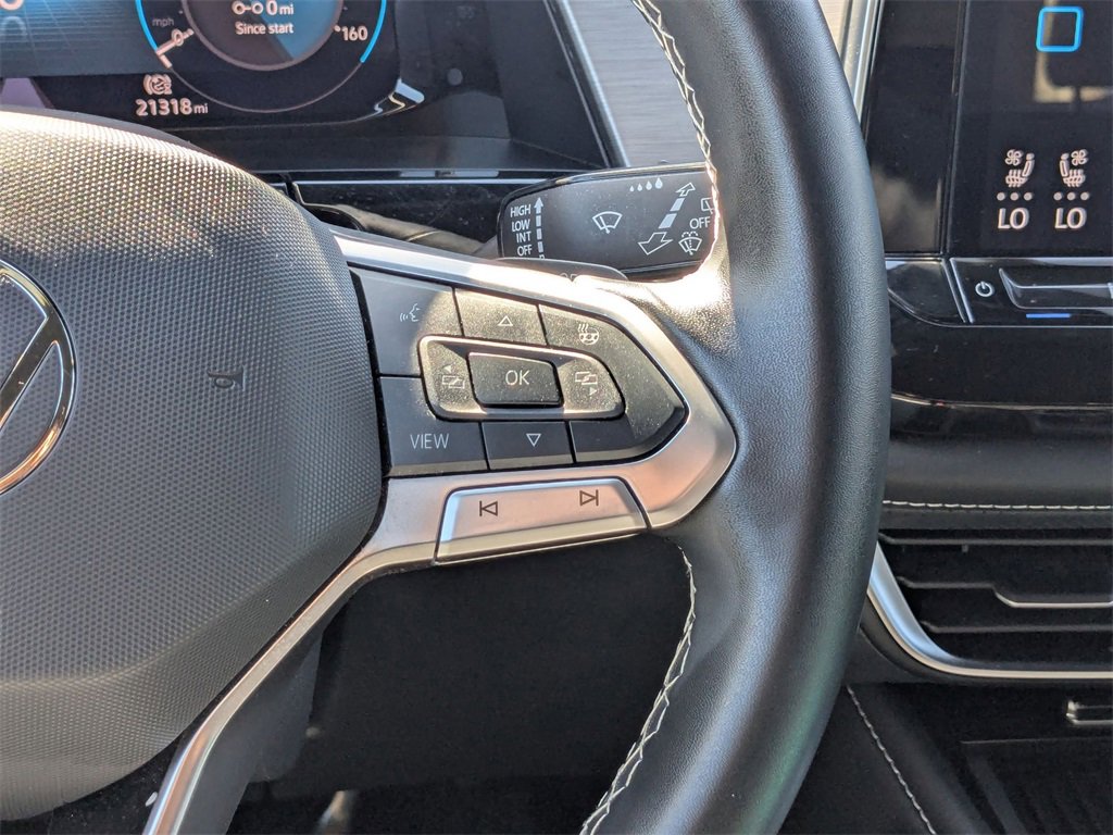 Used 2025 Volkswagen Atlas Cross Sport SE image 17