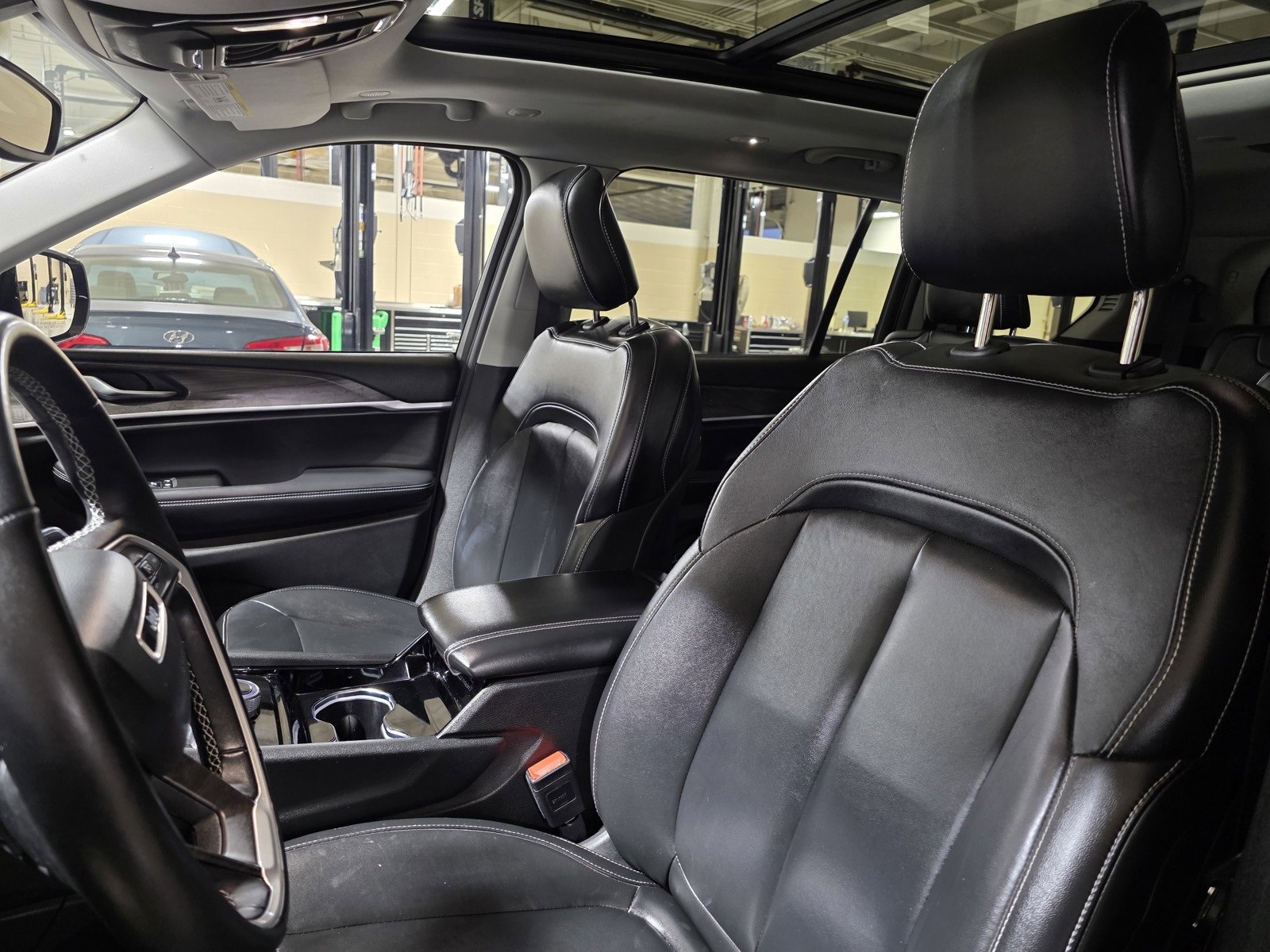 Used 2021 Jeep Grand Cherokee L Limited image 24