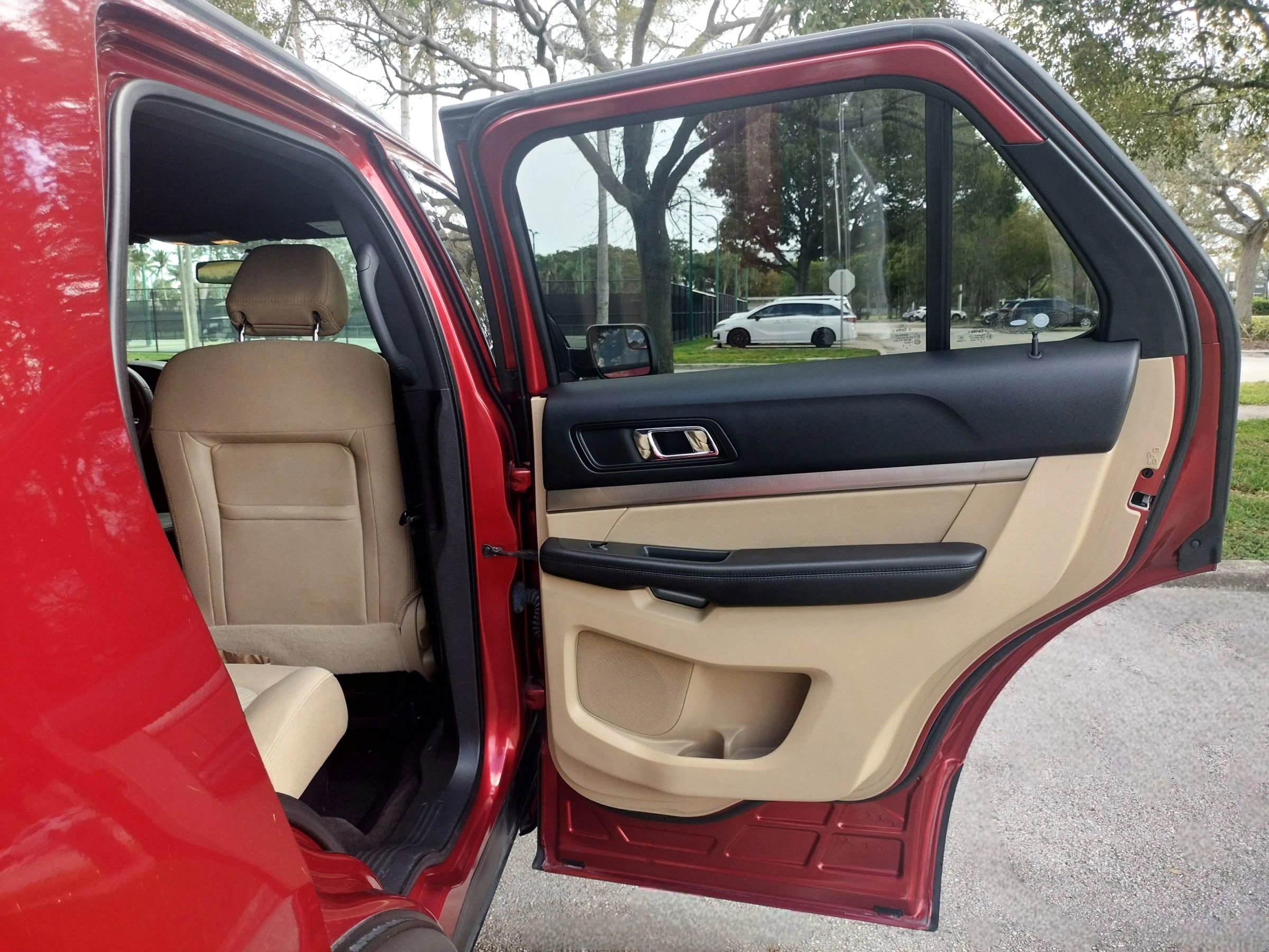 Used 2017 Ford Explorer FWD image 17
