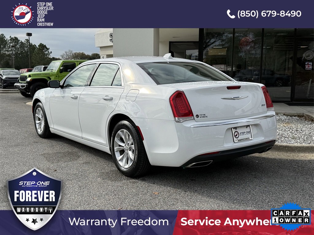 Used 2022 Chrysler 300 Touring image 7
