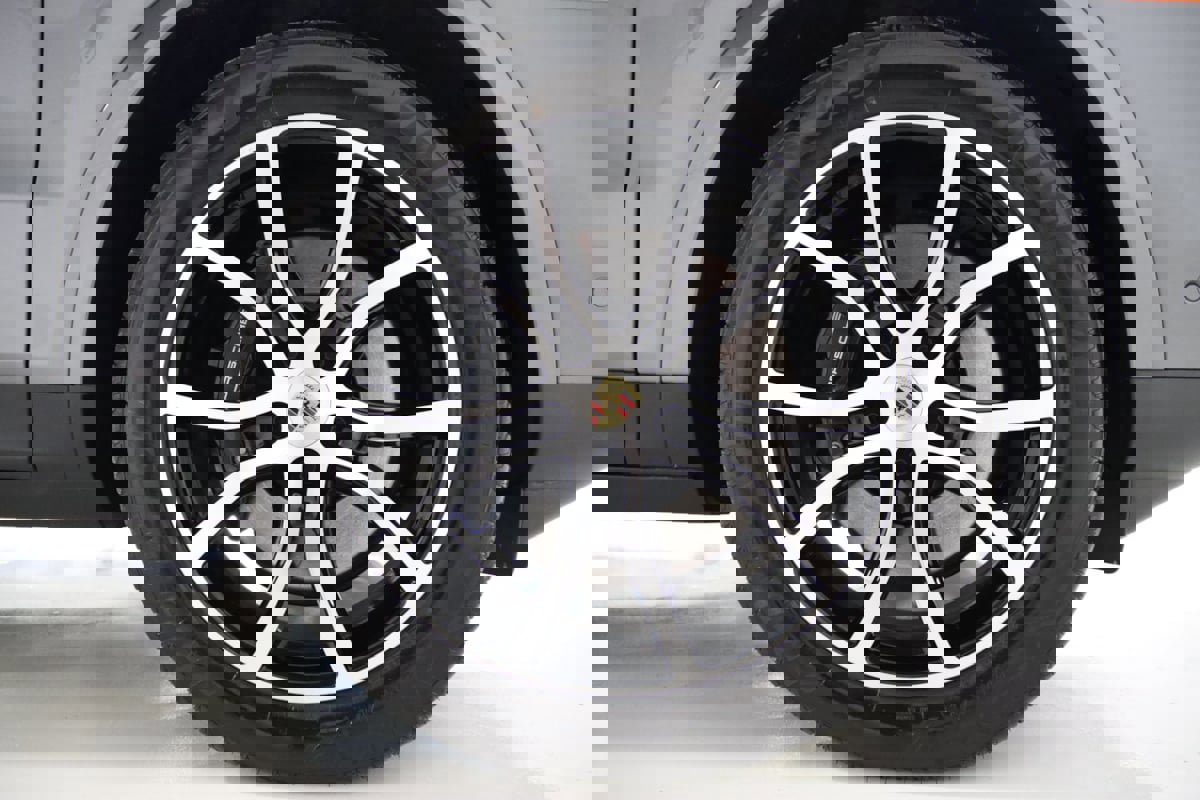 Used 2024 Porsche Cayenne image 90