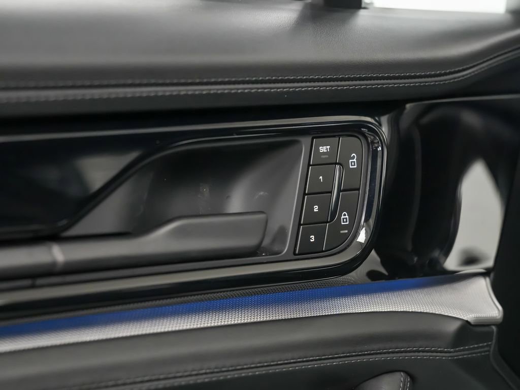 Used 2025 Porsche Panamera 4 E-Hybrid AWD/4WD image 22