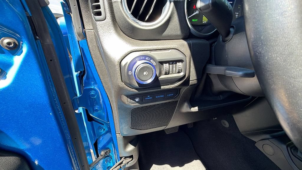 Used 2021 Jeep Wrangler Unlimited Sahara AWD/4WD image 29