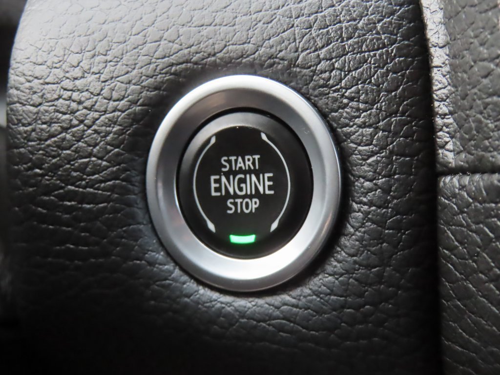 Used 2022 GMC Yukon Denali w/ Denali Premium Package image 12