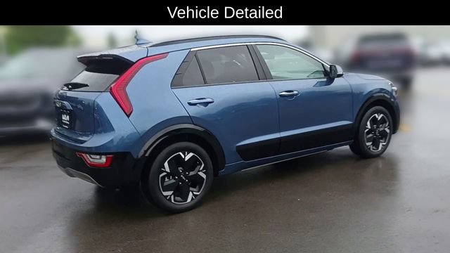 Certified 2024 Kia Niro Wave w/ Wave Preserve Package FWD image 3