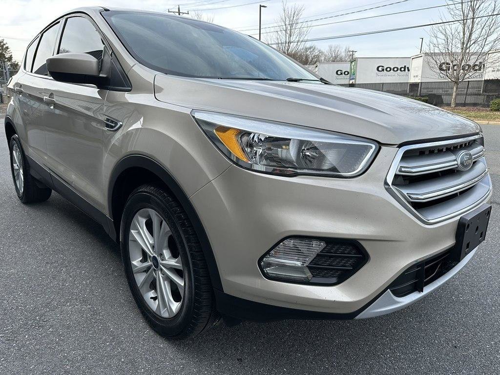 Used 2017 Ford Escape SE FWD image 7