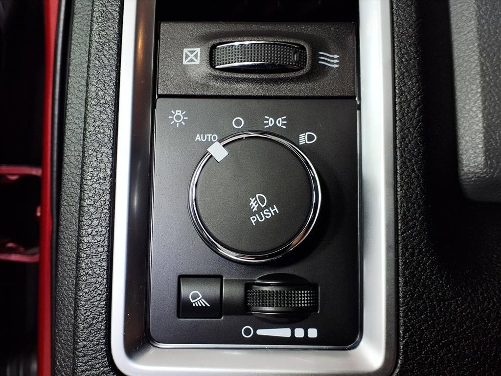 Used 2014 RAM 1500 Outdoorsman image 13