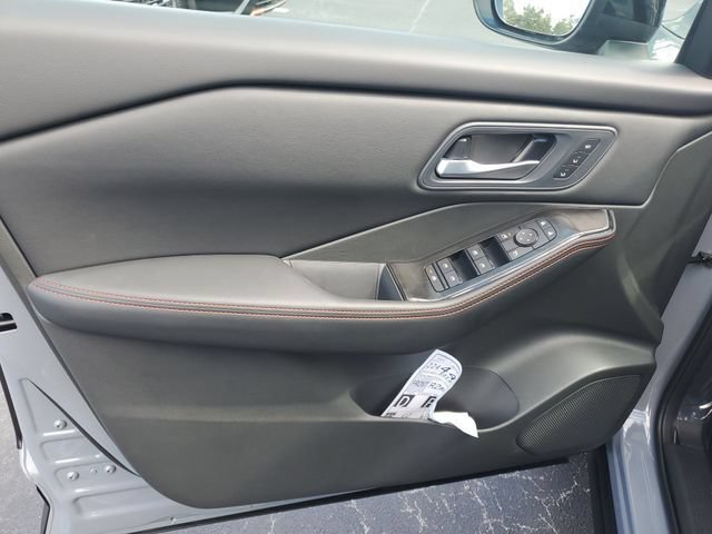 New 2026 Nissan Rogue SV AWD/4WD image 10