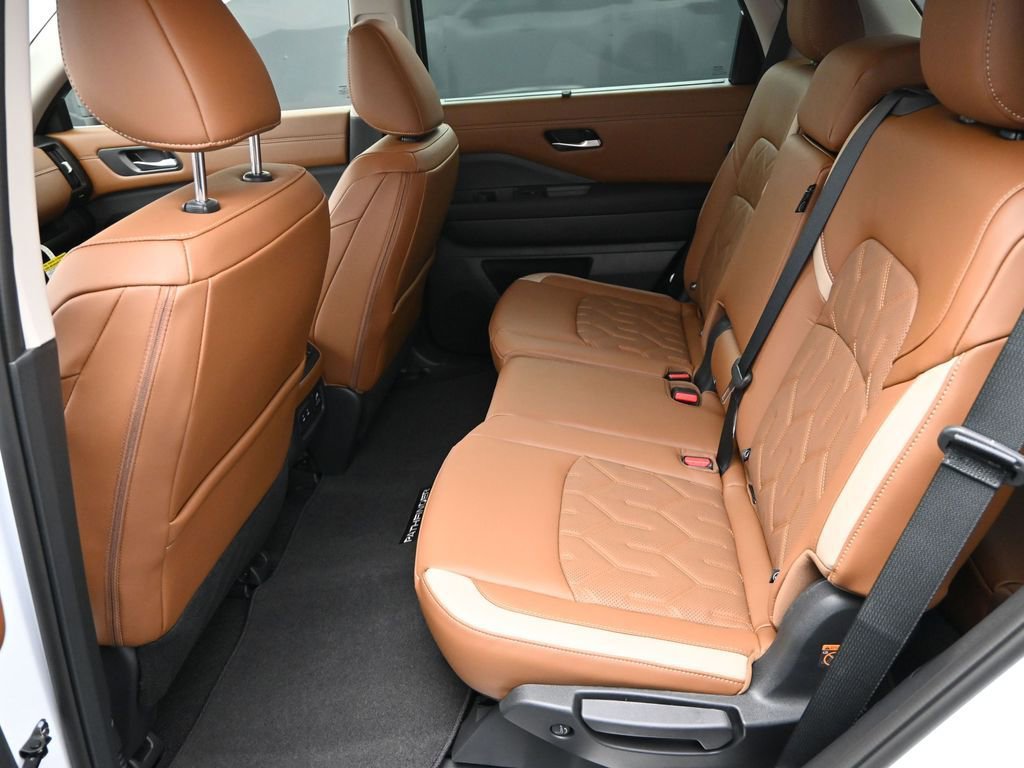 New 2026 Nissan Pathfinder Platinum w/ Cargo Package FWD image 15