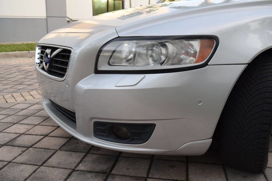 Used 2011 Volvo V50 T5 image 14