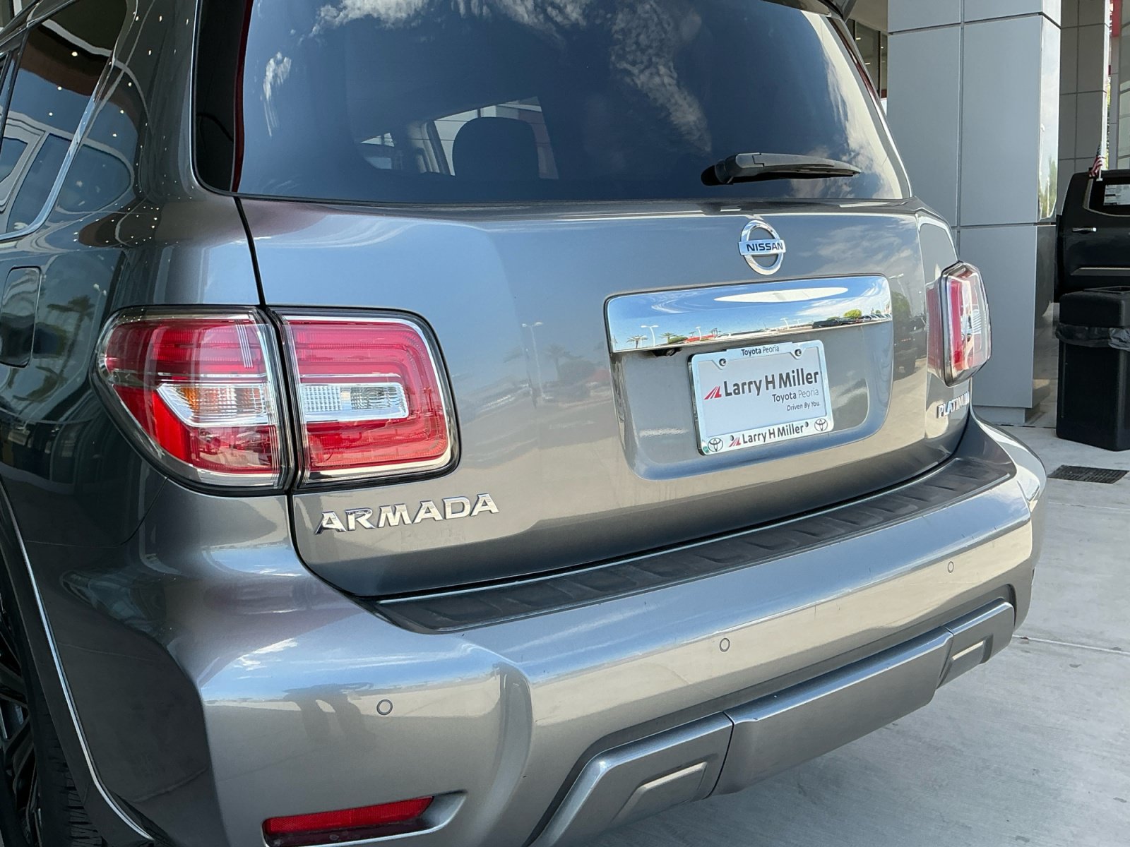 Used 2020 Nissan Armada Platinum w/ Captain's Chairs Package RWD image 24