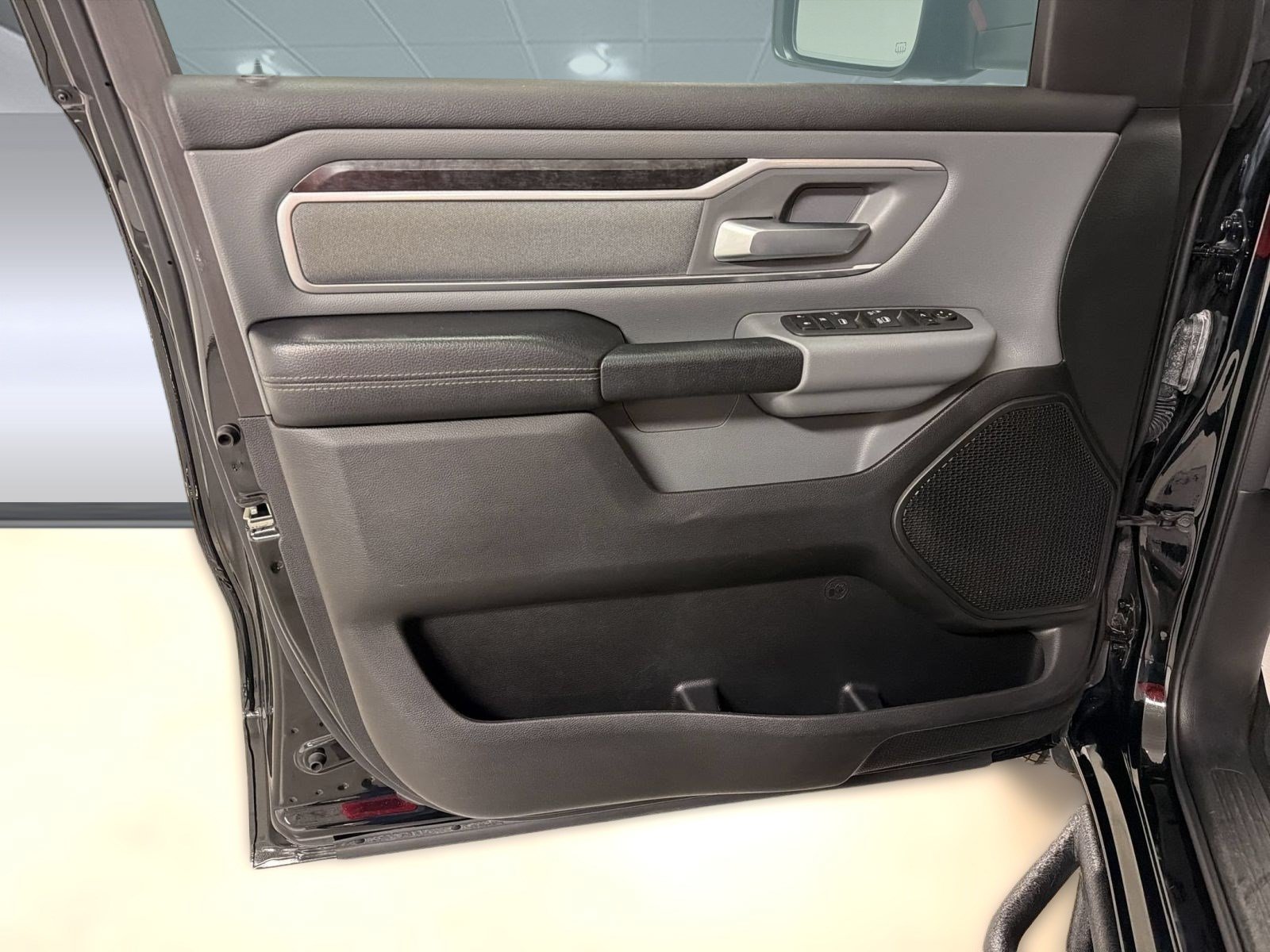 Used 2023 RAM 1500 Big Horn AWD/4WD image 13