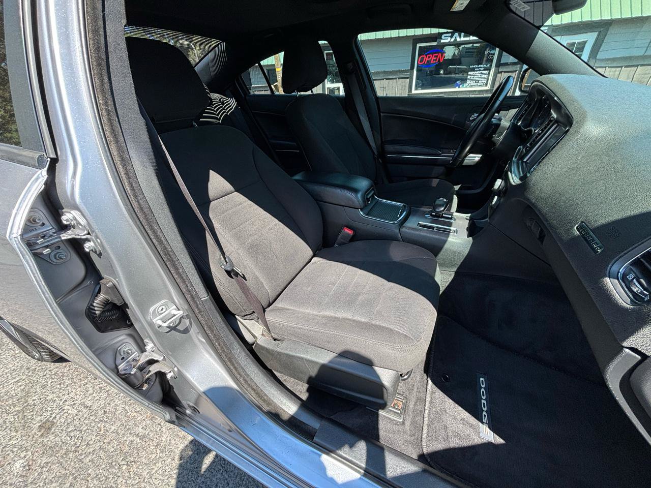 Used 2014 Dodge Charger SXT RWD image 9