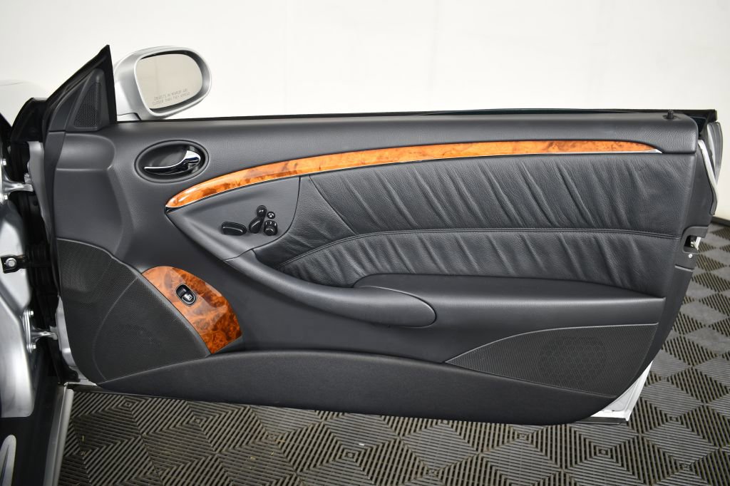 Used 2005 Mercedes-Benz CLK 500 Cabriolet image 48