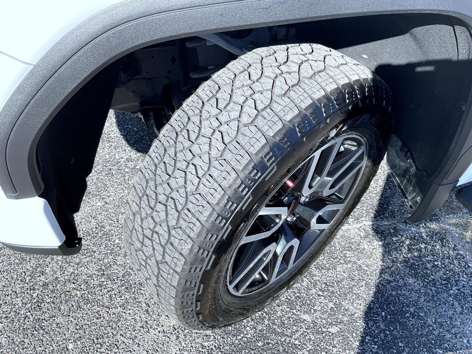 Certified 2024 GMC Sierra 1500 AT4 w/ Technology Package image 23