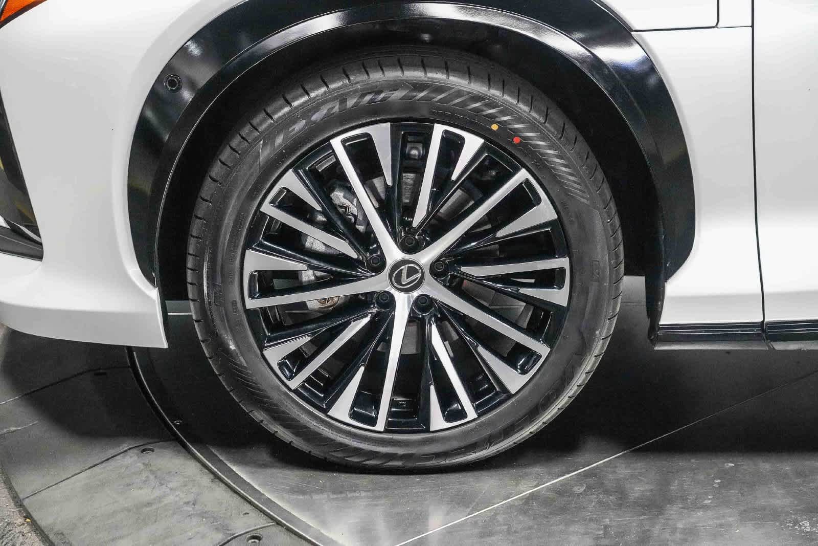 Used 2023 Lexus RZ 450e Premium w/ Technology Package AWD/4WD image 9