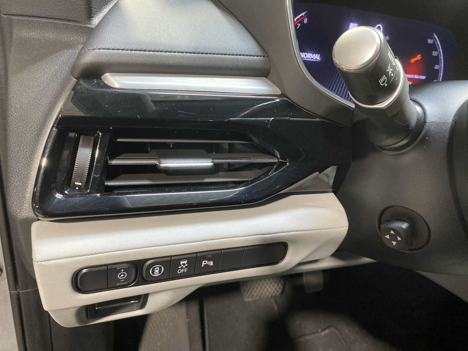 Used 2024 Acura MDX SH-AWD w/ Technology Package image 24