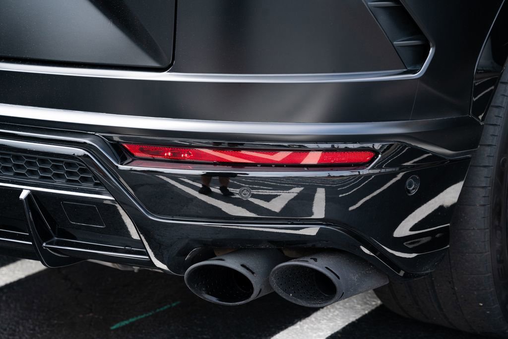 Used 2021 Lamborghini Urus AWD/4WD image 17