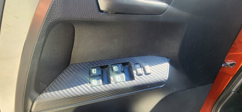 Used 2015 Toyota RAV4 LE image 14