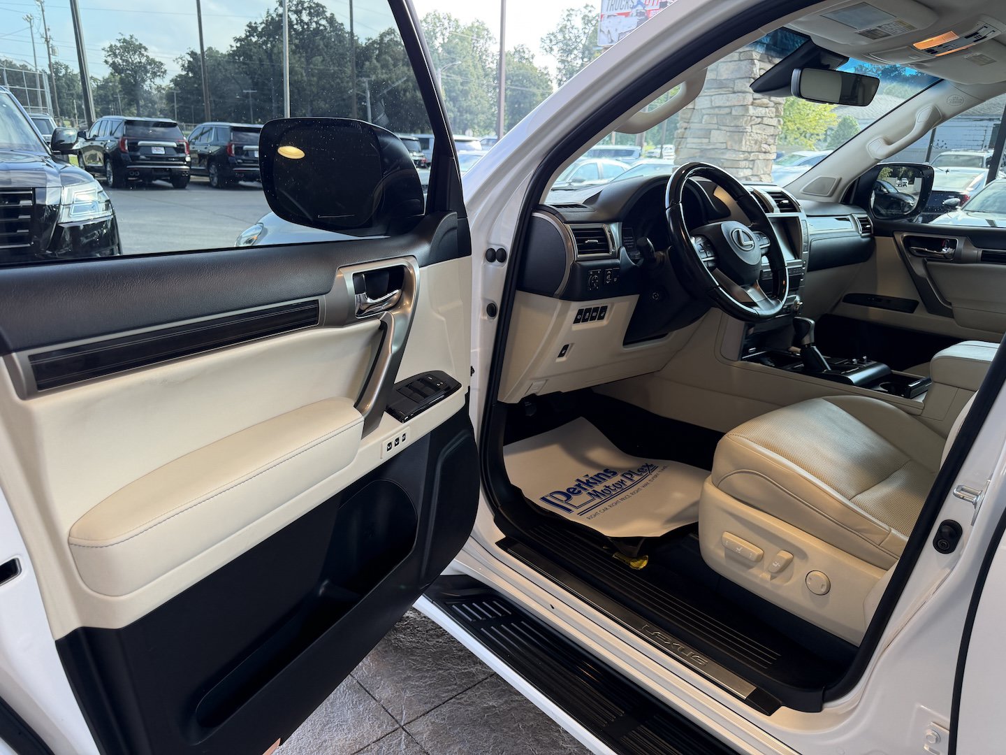 Used 2021 Lexus GX 460 Premium AWD/4WD image 3