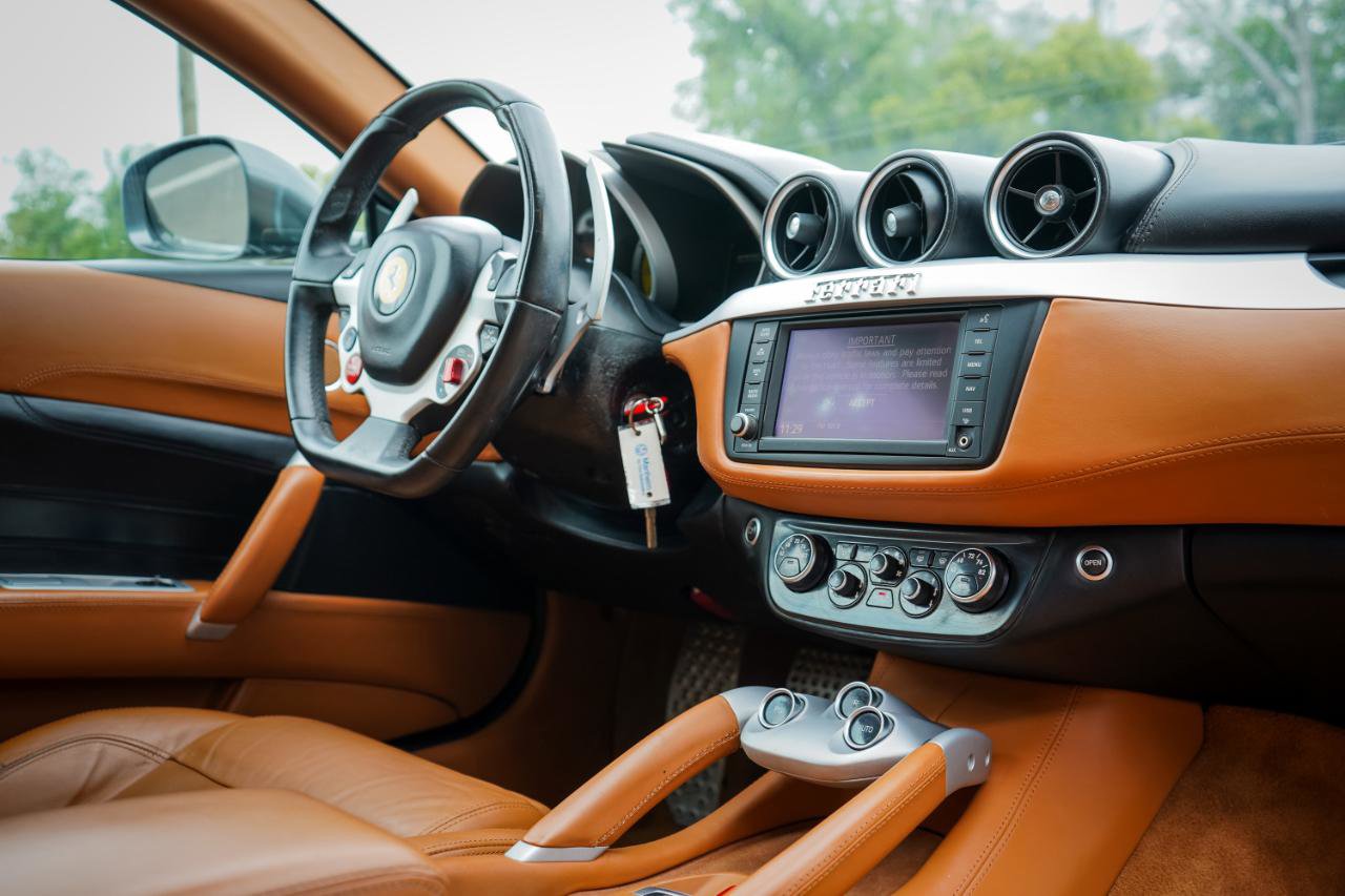 Used 2015 Ferrari FF image 13