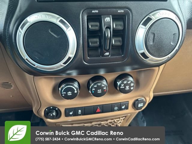Used 2016 Jeep Wrangler Unlimited Sahara w/ Connectivity Group AWD/4WD image 22