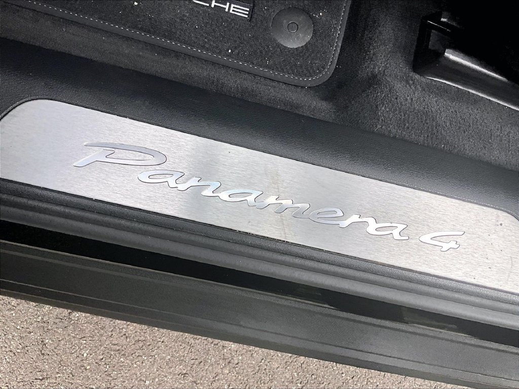 Certified 2025 Porsche Panamera 4 AWD/4WD image 33