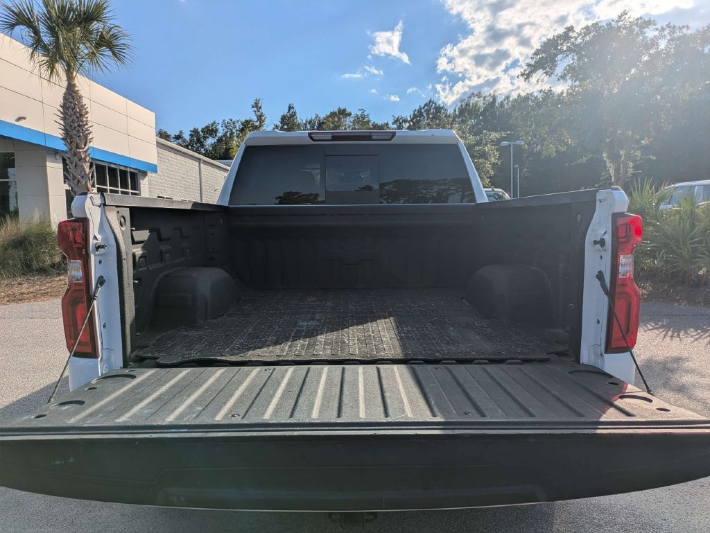 Used 2025 Chevrolet Silverado 1500 LTZ AWD/4WD image 13