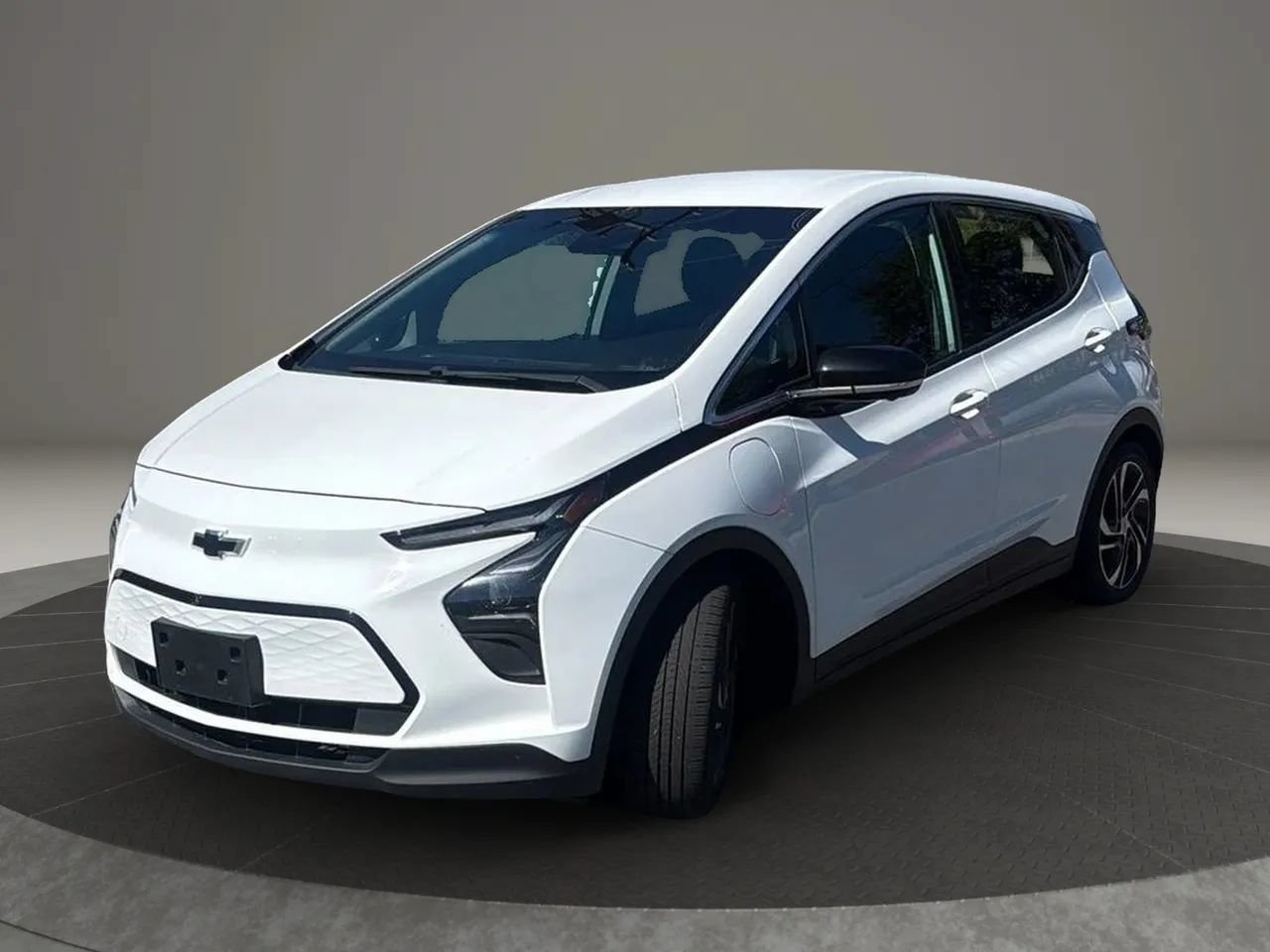 Used 2023 Chevrolet Bolt LT FWD image 3