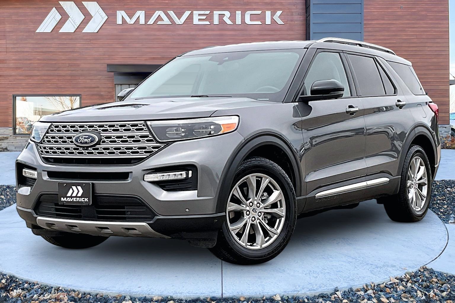 Used 2021 Ford Explorer Limited w/ Equipment Group 301A AWD/4WD image 3