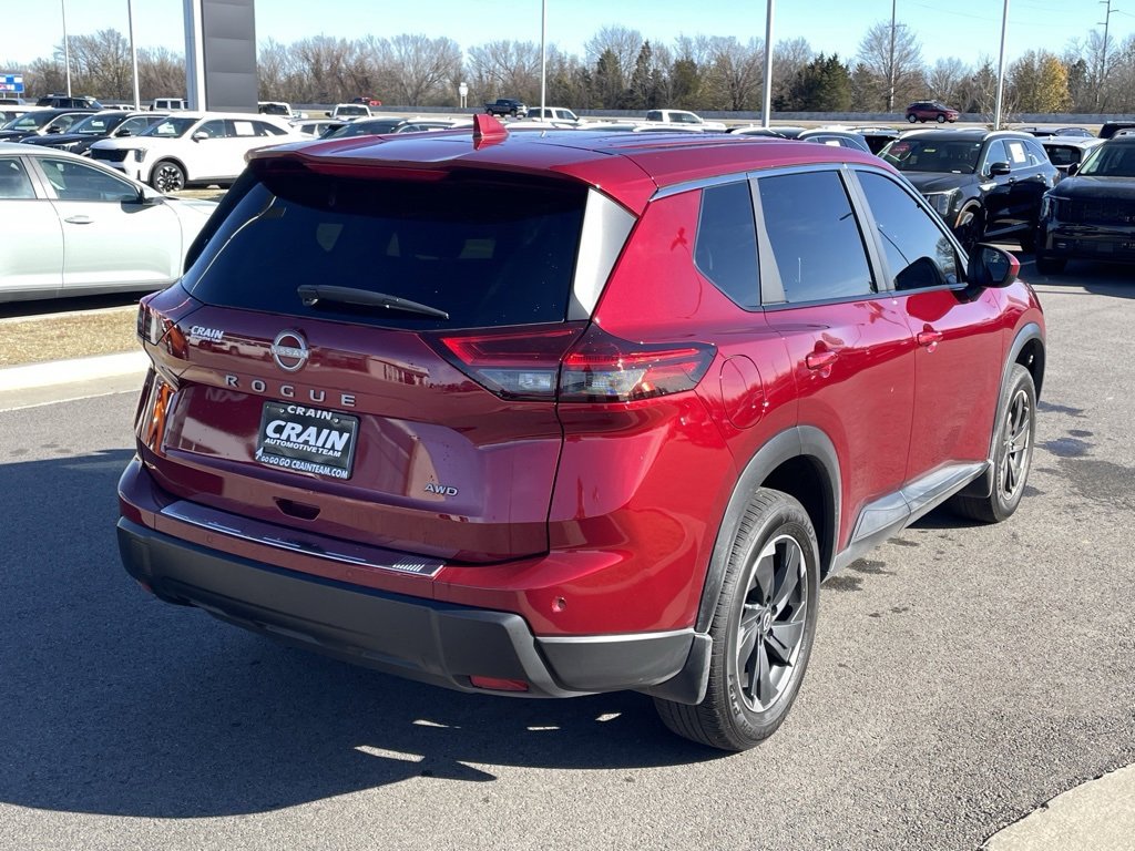 Used 2025 Nissan Rogue SV image 7