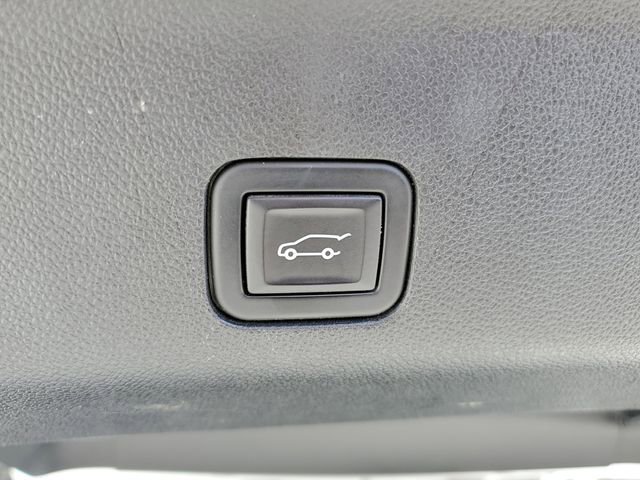 Used 2024 Chevrolet Suburban Premier AWD/4WD image 11