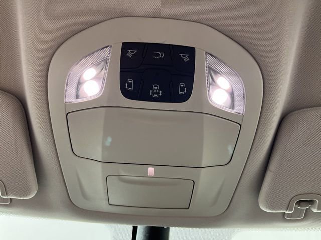 Used 2024 Chrysler Pacifica Touring-L FWD image 34