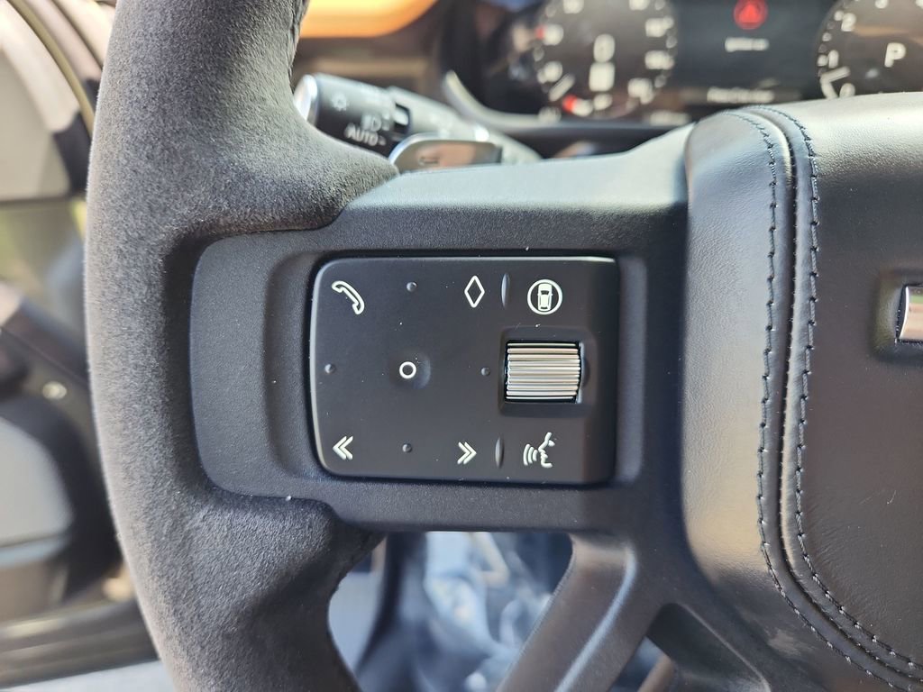 Used 2024 Land Rover Defender 110 V8 AWD/4WD image 17