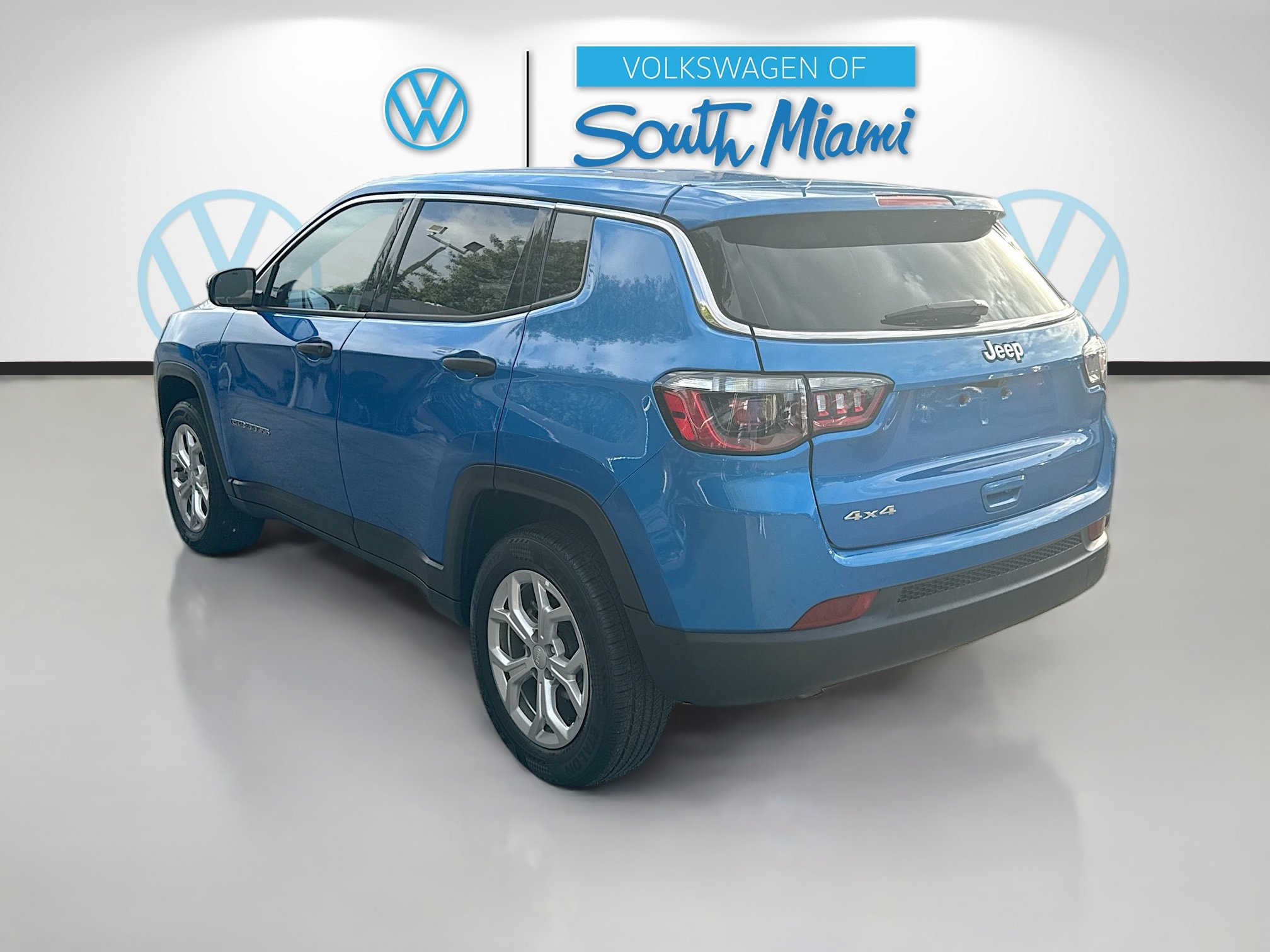 Used 2024 Jeep Compass Sport AWD/4WD image 5