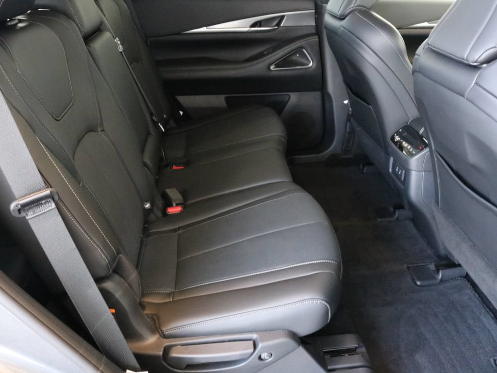 Certified 2026 INFINITI QX60 Luxe w/ Cargo Package AWD/4WD image 35
